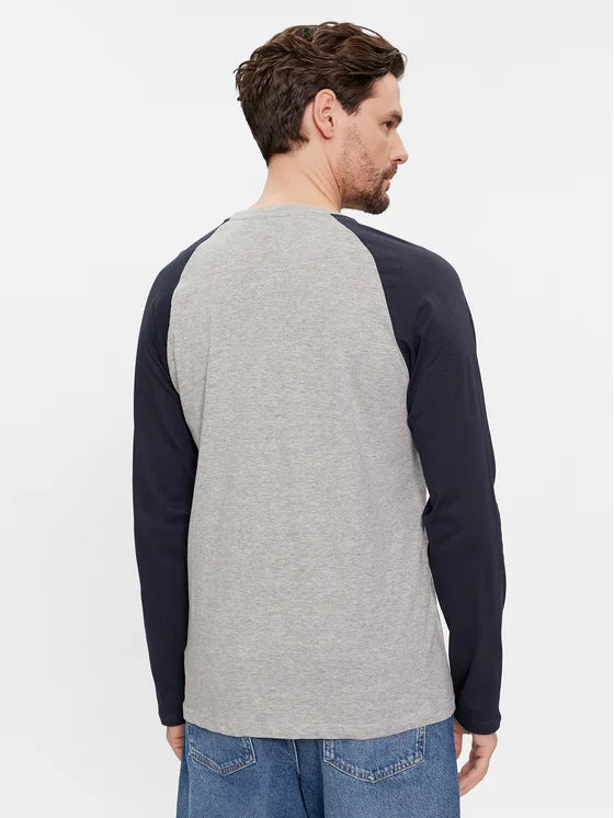 Odważna dusza
 Longsleeve MLT-69OSBOURNEJ Szary Regular Fit
