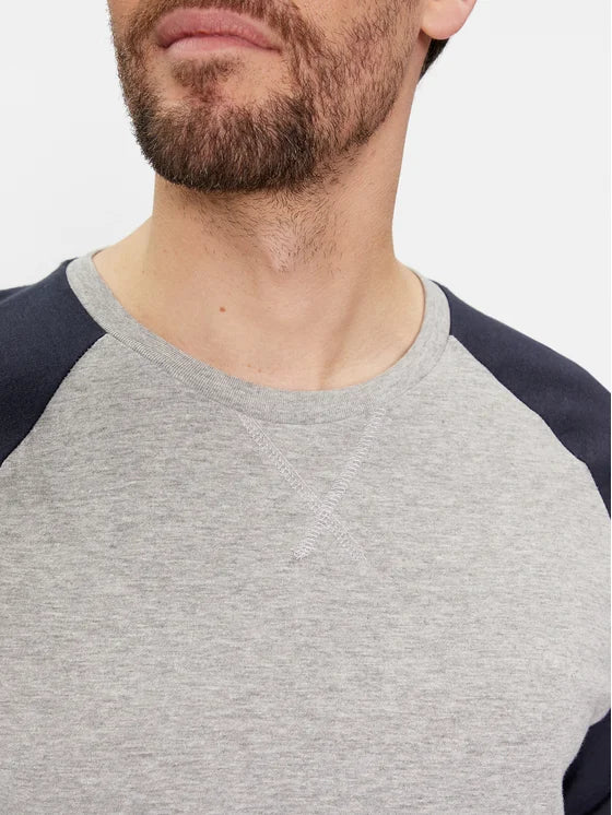 Odważna dusza
 Longsleeve MLT-69OSBOURNEJ Szary Regular Fit