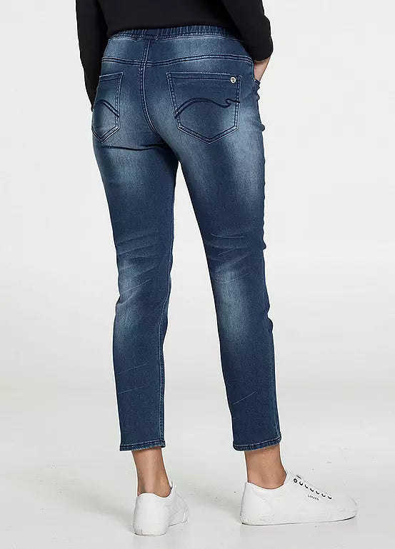 Przycięte jeansy z elastyczną gumką od KangaROOS
