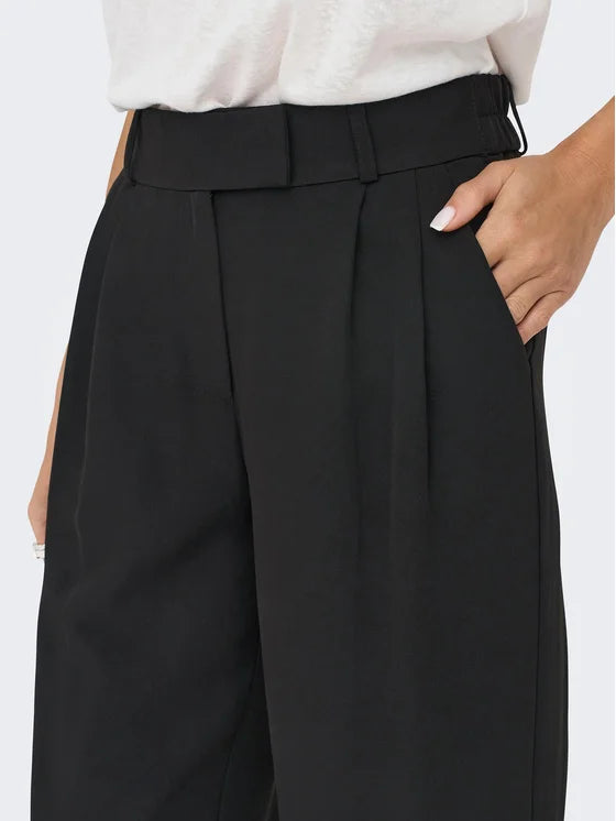 Spodniie materiałowe firmy ONLY